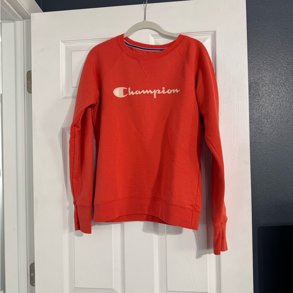 Champion Crewneck Sweatshirt in coral